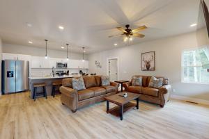 The Crossing at Lake Forest- 35