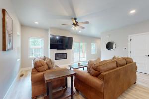 The Crossing at Lake Forest- 35