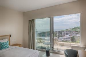 Poseidon Beach Resort - a NEW 5-Star Experience - PREMIUMINCLUSIVE, FREE Beach Access, EV station