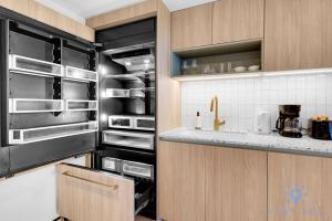 Modern Stylish 1BR Apartment with Pool