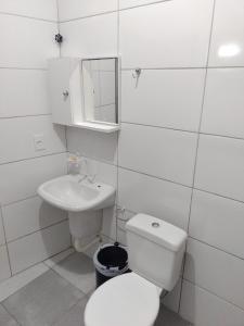 Casa com piscina, 100m da praia!