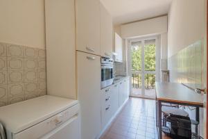 GuestHost - Bright Apartment Parco dei Colli