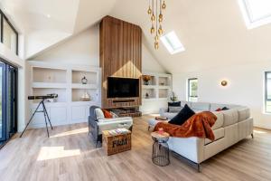 Driftwood Barton Close