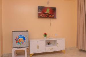 Smart 1BR Apartment in Meru Fast Wi-Fi Near Kinoru Stadium