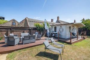 6 Bed in Bacton oc-2187