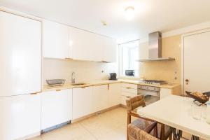 GuestReady - Contemporary Flat w Garage in Lisbon