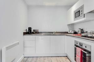 Modern & Light 2 Bed Flat in Central Birmingham