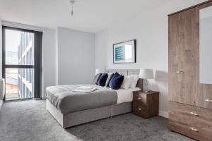 Modern & Light 2 Bed Flat in Central Birmingham