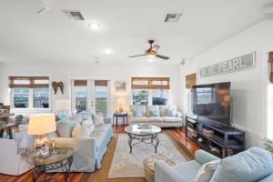 The Blue Pearl by Coastline Vacation Rentals