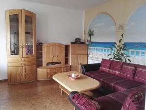 uriges Ferienhaus in Weißenburg Einbauküche und Garten