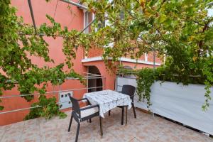 Apartment Jadranka cozy terrace retreat, Mali Lošinj