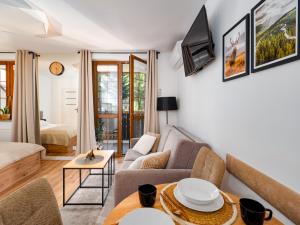 Apartament Królewski w centrum Nad Łomnicą 15