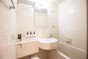 歌舞伎町の中心 ドンキホーテ 伊勢丹新宿へ便利 観光 ショッピング グルメが徒歩圏の都市型宿 QoSi