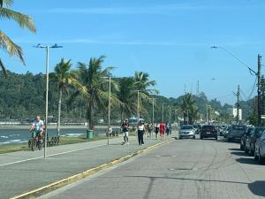 Casa para até 10 pessoas com 2 banheiros, 1 quente