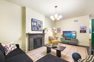 The Green MINS to NYC Access 3-Beds Furry Friends Allowed