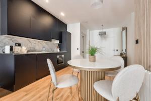 Beautiful 2BR in City Center of Paris