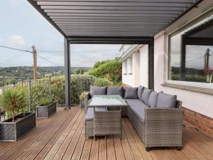 15 Summerland Avenue