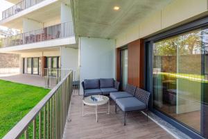 Studio w Balcony, Pool & Gym in Antas by HostWise