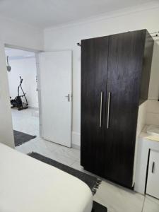 Oasiselfcatering guest house