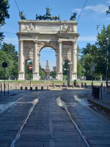 ARENA SUITE MILANO by HOME SUITE HOME --ALL COMFORTS IN CITY CENTRE -- with FREE SECURE PARKING GARAGE -CON PARCHEGGIO GRATUITO - Free wi fi - metro Verde subway Moscova GREEN LINE -Sforza Castle & Arch & Duomo by nice walk