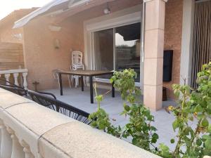 Maisons de vacances Maison mediterraneenne 130m piscine Vaucluse : photos des chambres