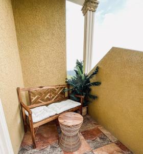 Lovely three bedroom condo with close beach access