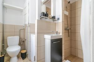 Kordeckiego City Central Studio by BookingHost