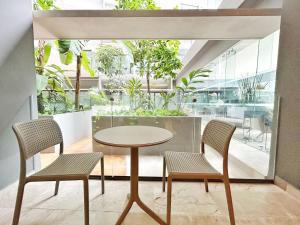 Acogedor y lujoso 1BD a pasos del mar y 5ta av