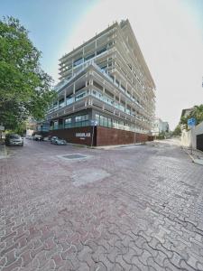 Acogedor y lujoso 1BD a pasos del mar y 5ta av