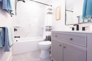 Amazingnew 1fl condo Steps to The Beach