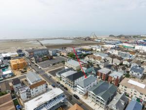 Amazingnew 1fl condo Steps to The Beach