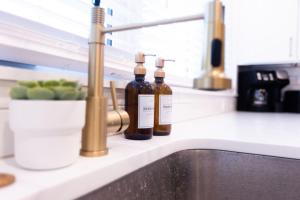 500 ft to boardwalk, 3 bdr condo