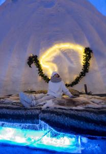 Lucky Ranch Snow Igloos