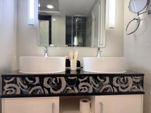 ASHRI Luxury apt Steps to Dubai Mall & Burj Khalifa