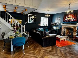 The Coach House Duplex Apartment - by MaisonPro