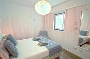 Curious Crow3 Studio by Homeful Homes