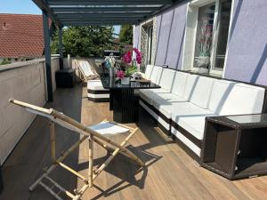 HomeOffice Zimmer Küche WLAN TV mit Terrasse Grill