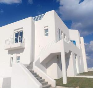 Jefaira Senior Chalet, 4 bedrooms with roof