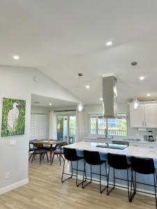 Tranquil Lakeview Home w Porch Bokeelia Retreat