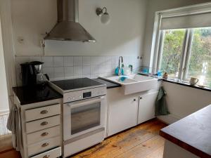 Mysigt stenhus i Simrishamn