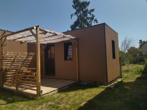 Maisons de vacances Au coin des Lilas - studio 2 : Maison 1 Chambre