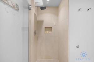 Beachfront Resort - Hot Tub & Pool- Near Beach