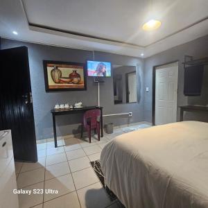 Yello Guest House and Spa