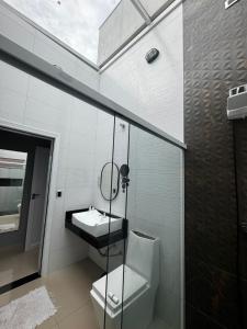 Casa com piscina 10 minutos do Paraguai 5 minutos da Itaipu binacional