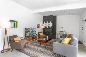 Bright & Harmonious Oasis