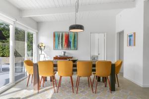 Bright & Harmonious Oasis