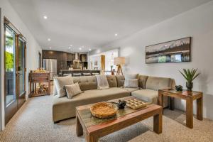 Mid-Century Elegance & Fun in Tahquitz River Estates