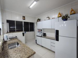 Apartamento no Guarujá - Praia Astúrias com wi-fi
