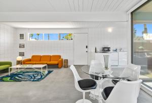 1957 Modern Hideaway