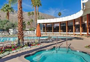 1957 Modern Hideaway